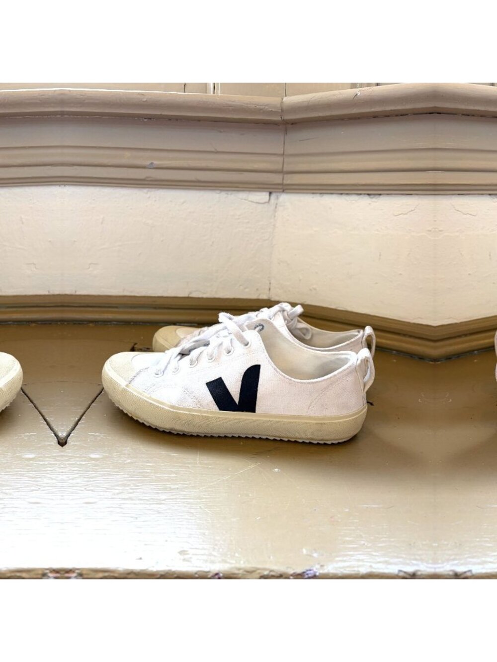 Veja Nova Low Top Sneakers White Black - Women's Size 7 Organic Cotton Vegan